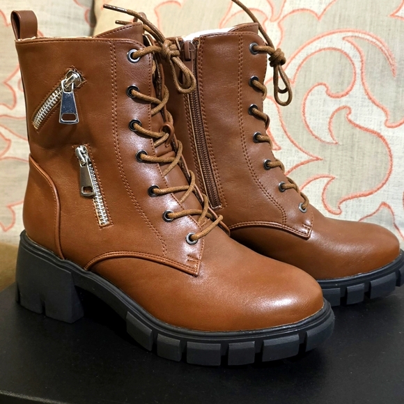 NEW Boots size 36 = 5.5 - Picture 1 of 4